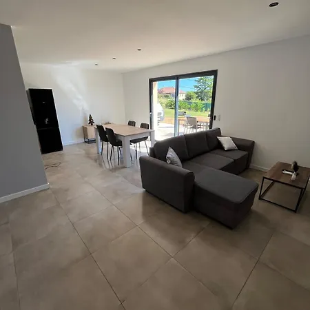 Maison Neuve Climatisee Vila *